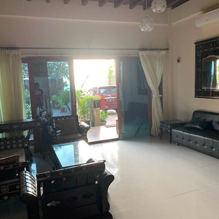 Villa Kenanga In Meninting By The Beach Mataram Luaran gambar