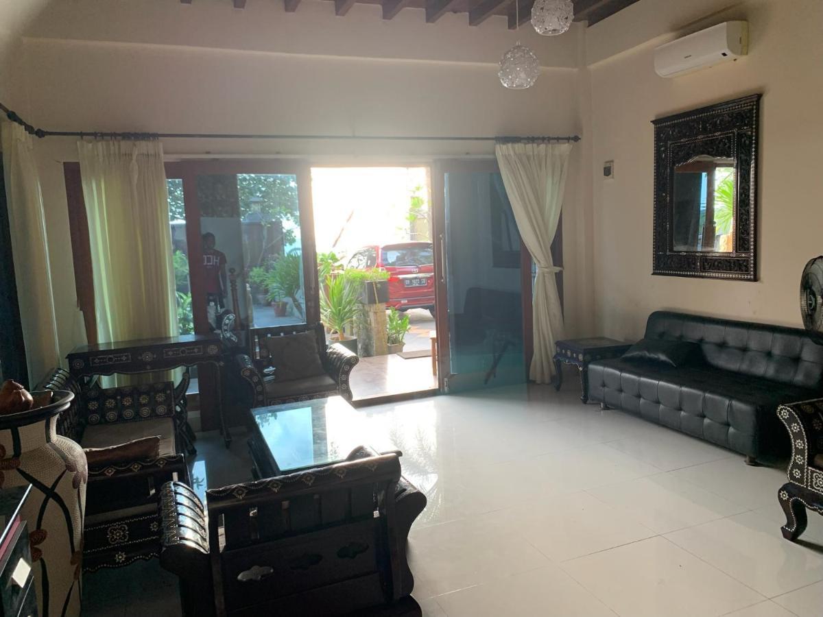 Villa Kenanga In Meninting By The Beach Mataram Luaran gambar