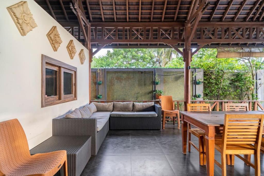 Villa Kenanga In Meninting By The Beach Mataram Luaran gambar