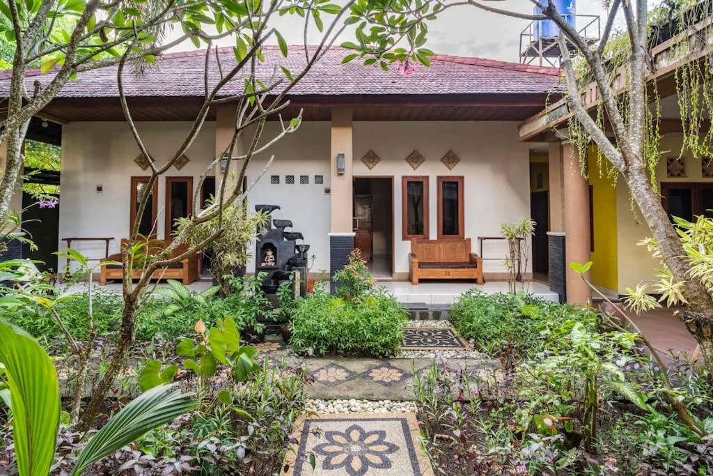 Villa Kenanga In Meninting By The Beach Mataram Luaran gambar